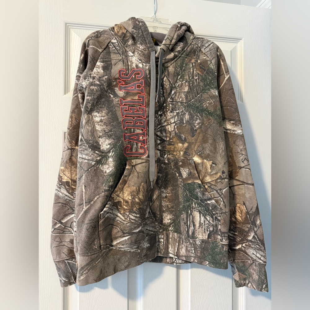 Cabela's Camo Hoodie with Pink Logo 🩷